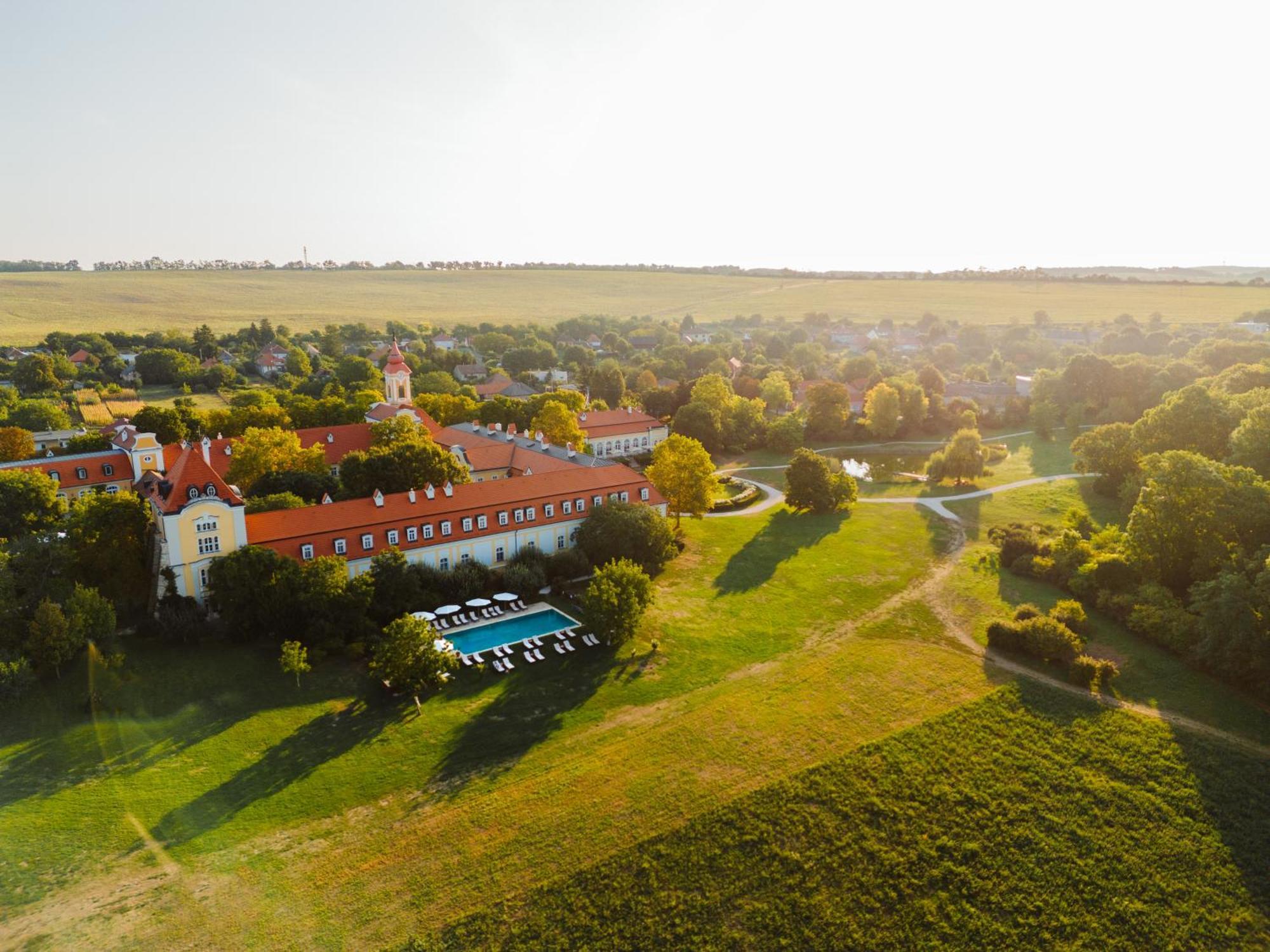 Hotel Chateau Bela エクステリア 写真