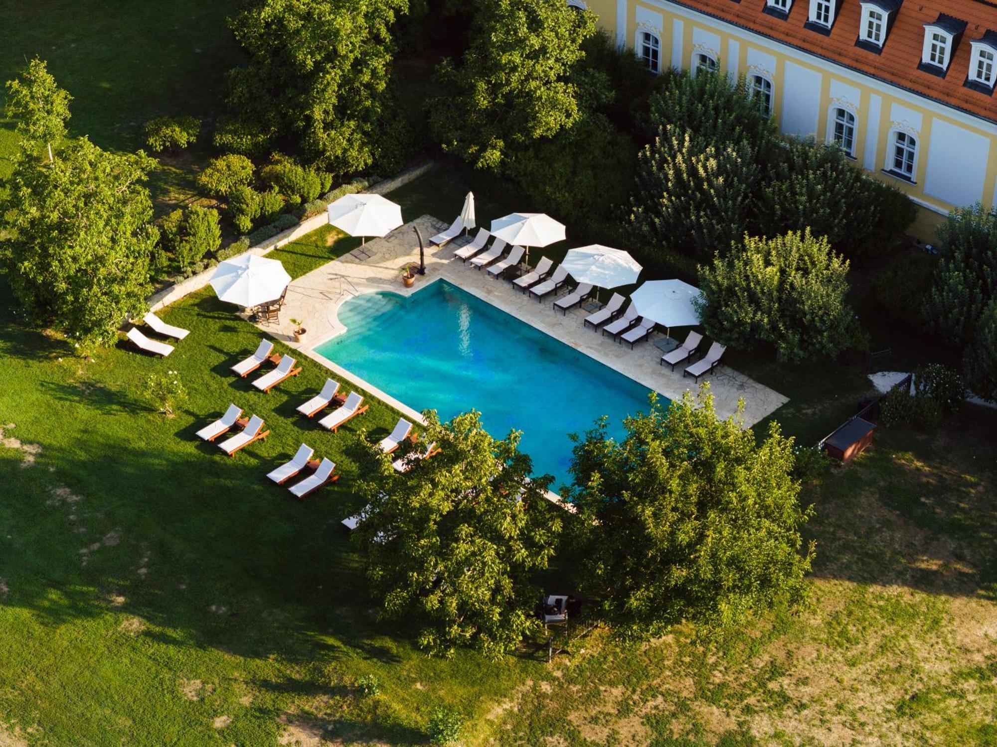 Hotel Chateau Bela エクステリア 写真